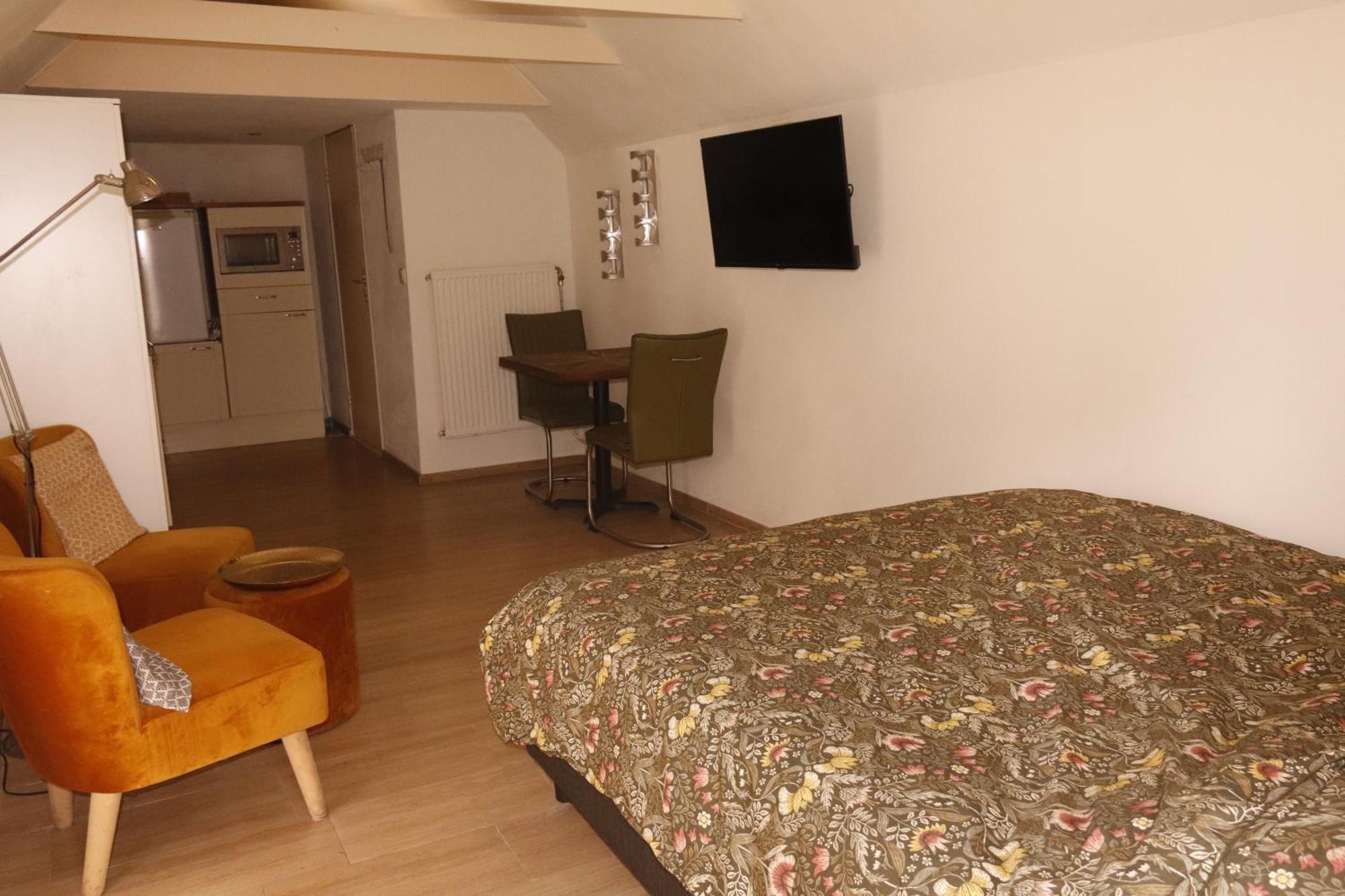 Studio Het Grenspaaltje Nijeveen 외부 사진